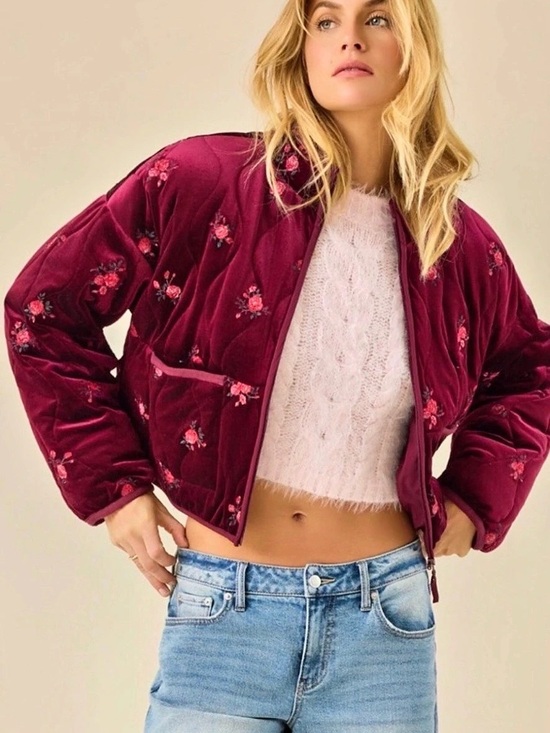 Altar'd State Jackets & Blazers - Altar’d State Velvet Floral Quilted Jacket in Burgundy Size XS NWT
